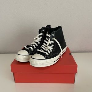 LIKE NEW. Chuck 70 Sherpa Lined Sneaker